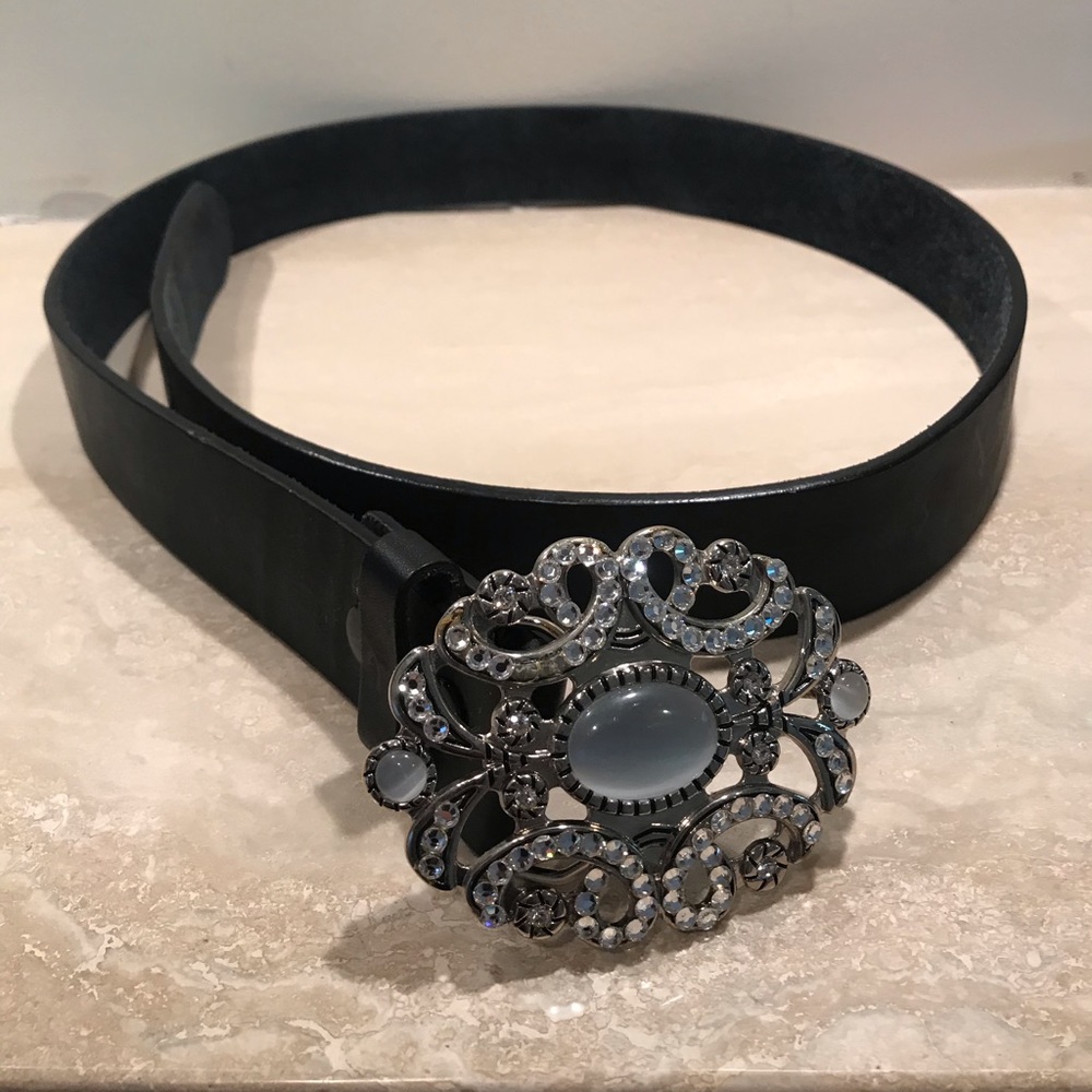 Leather belt w/ crystal buckle